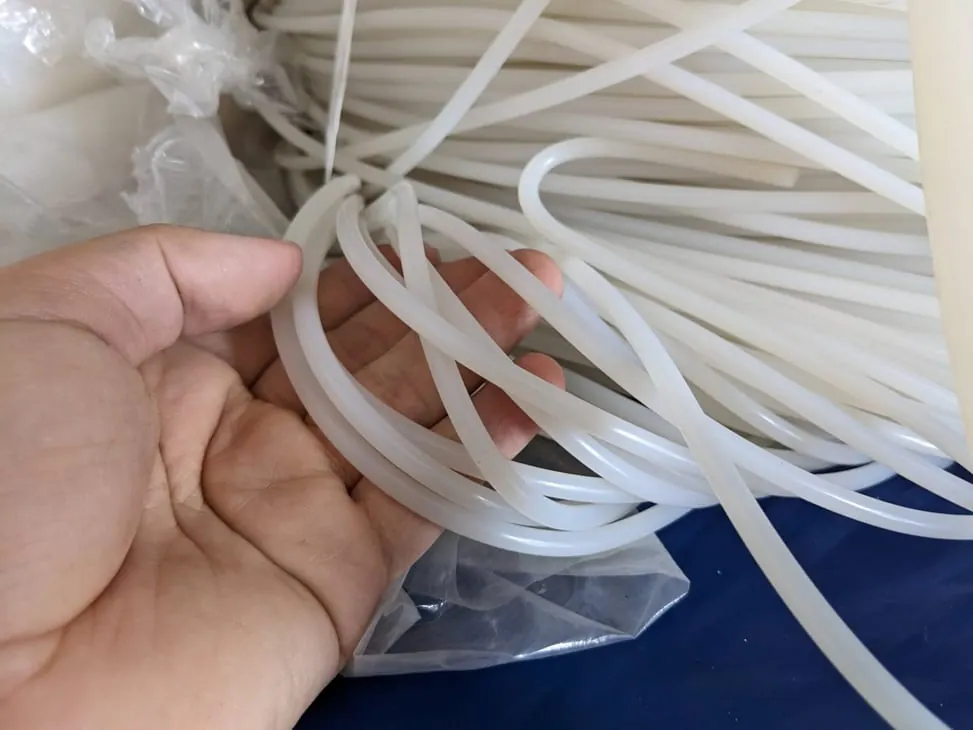 Tay cầm đoạn dây silicon trắng cắt ngắn