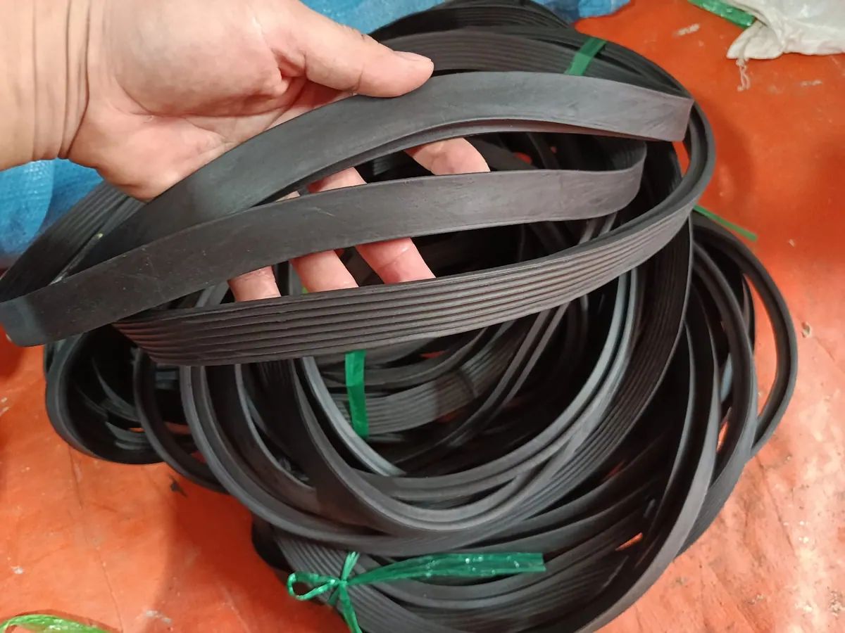 Tay đỡ bó gioăng cống bản dẹt trên nền cam