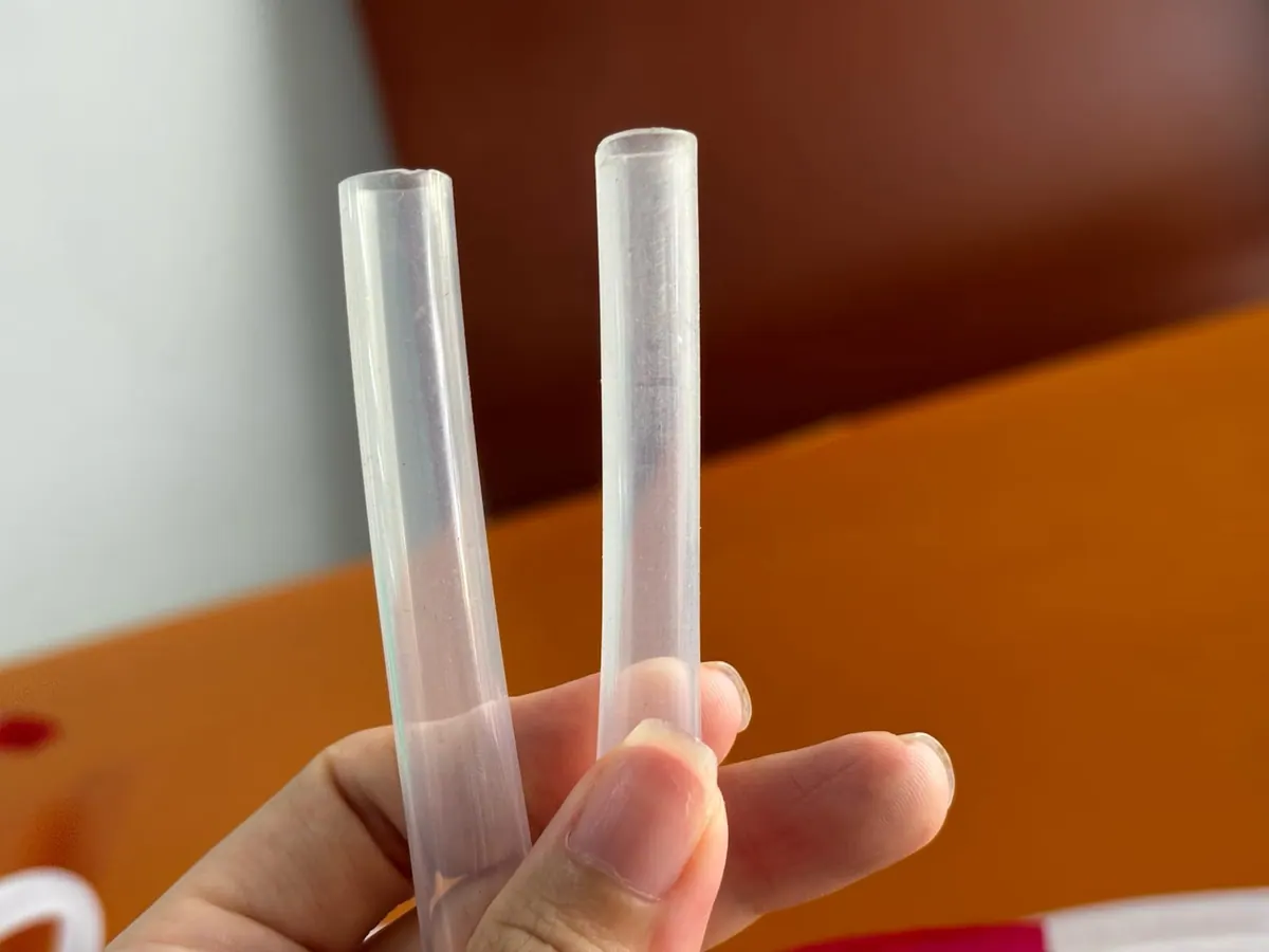 Tay cầm hai đoạn ống silicone trong suốt