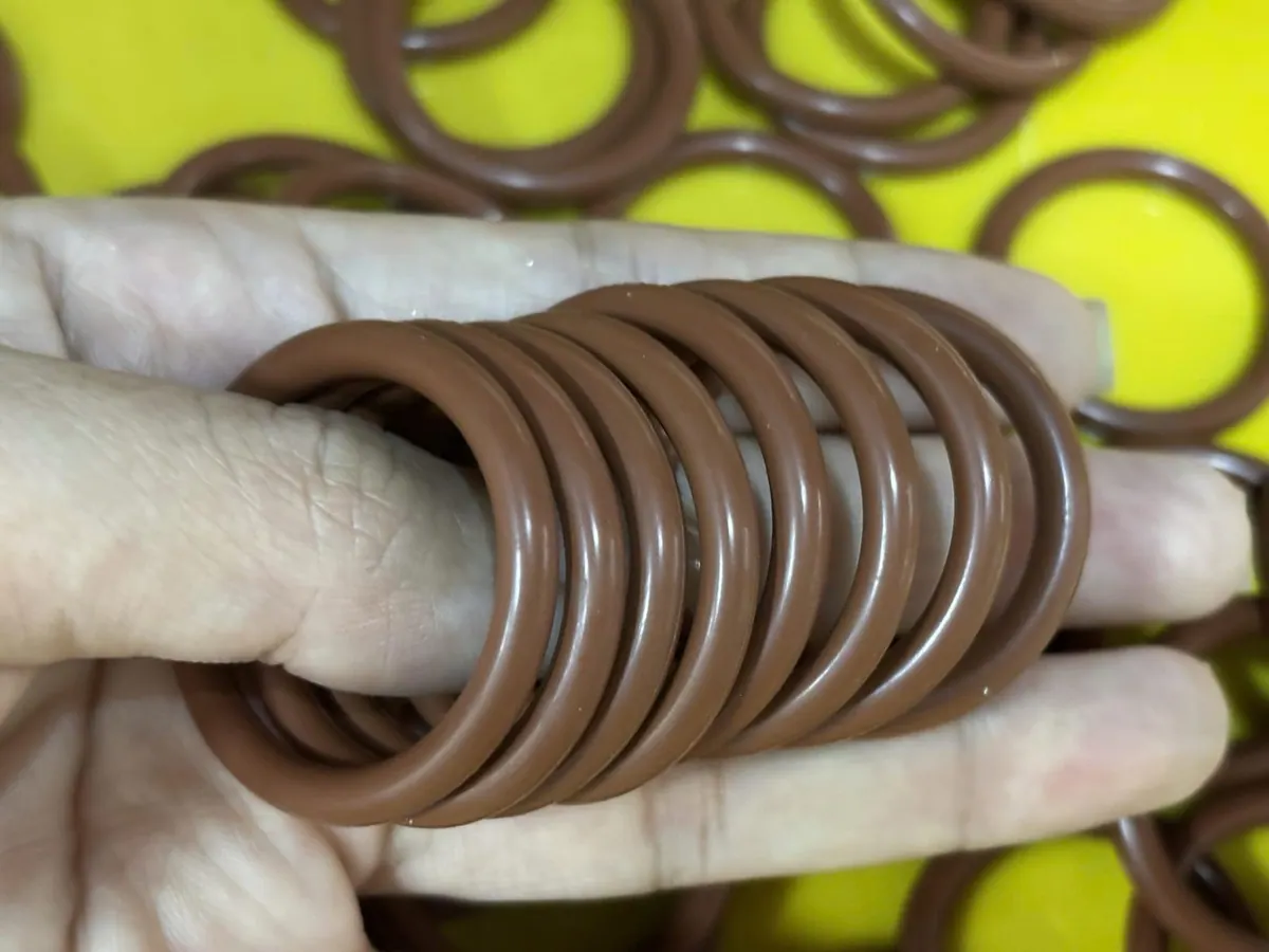 Tay đeo găng giữ chồng oring xoè quạt