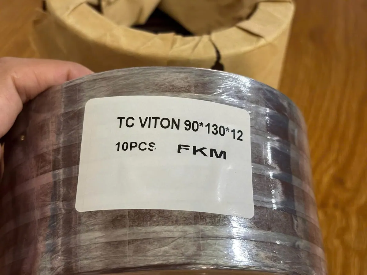 Cuộn phớt Viton dán nhãn ghi quy cách và vật liệu